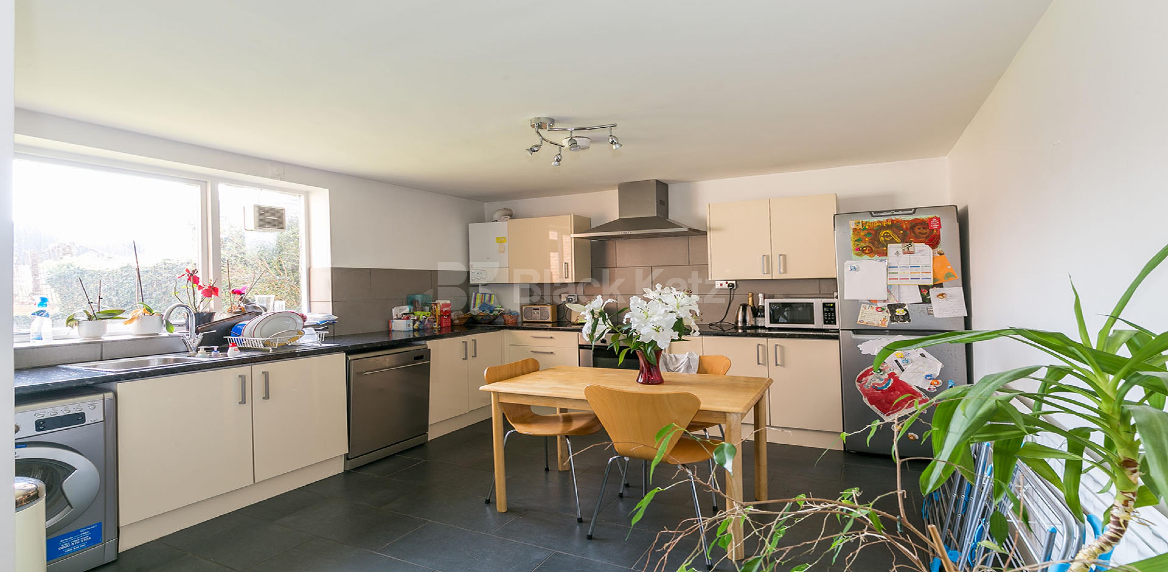 			New Instruction In Heart Of Crouch End !, 2 Bedroom, 1 bath, 1 reception Flat			 Waverley Road , Crouch End N8